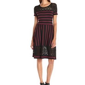 BCBG MaxAzria Bryonna Short Sleeve Dress with Lace Size Small